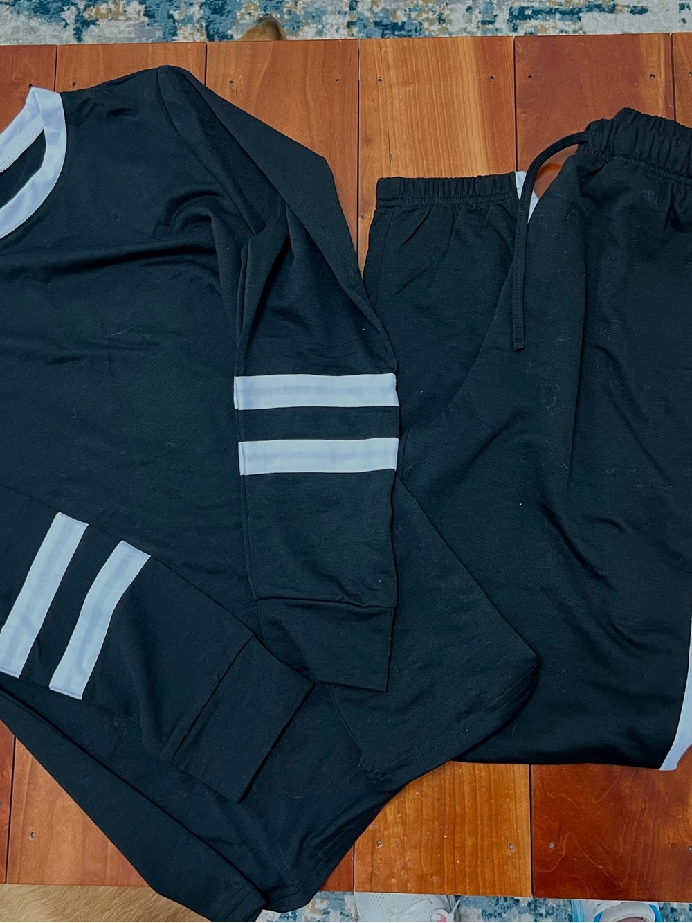 Striped Sleeve 2-piece Jogger Track Suit—like new!